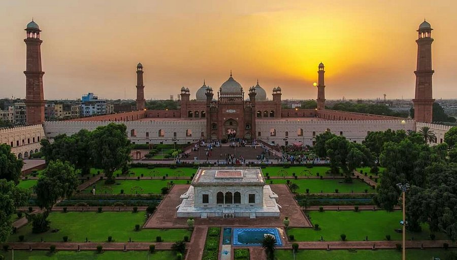 badshahi masjid lahore.